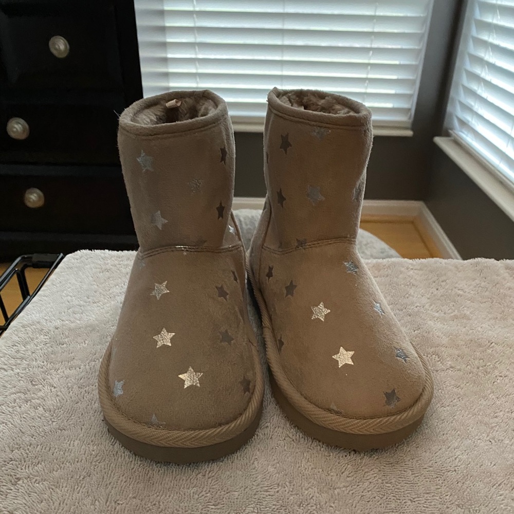 H&M girl size 12/13 boots